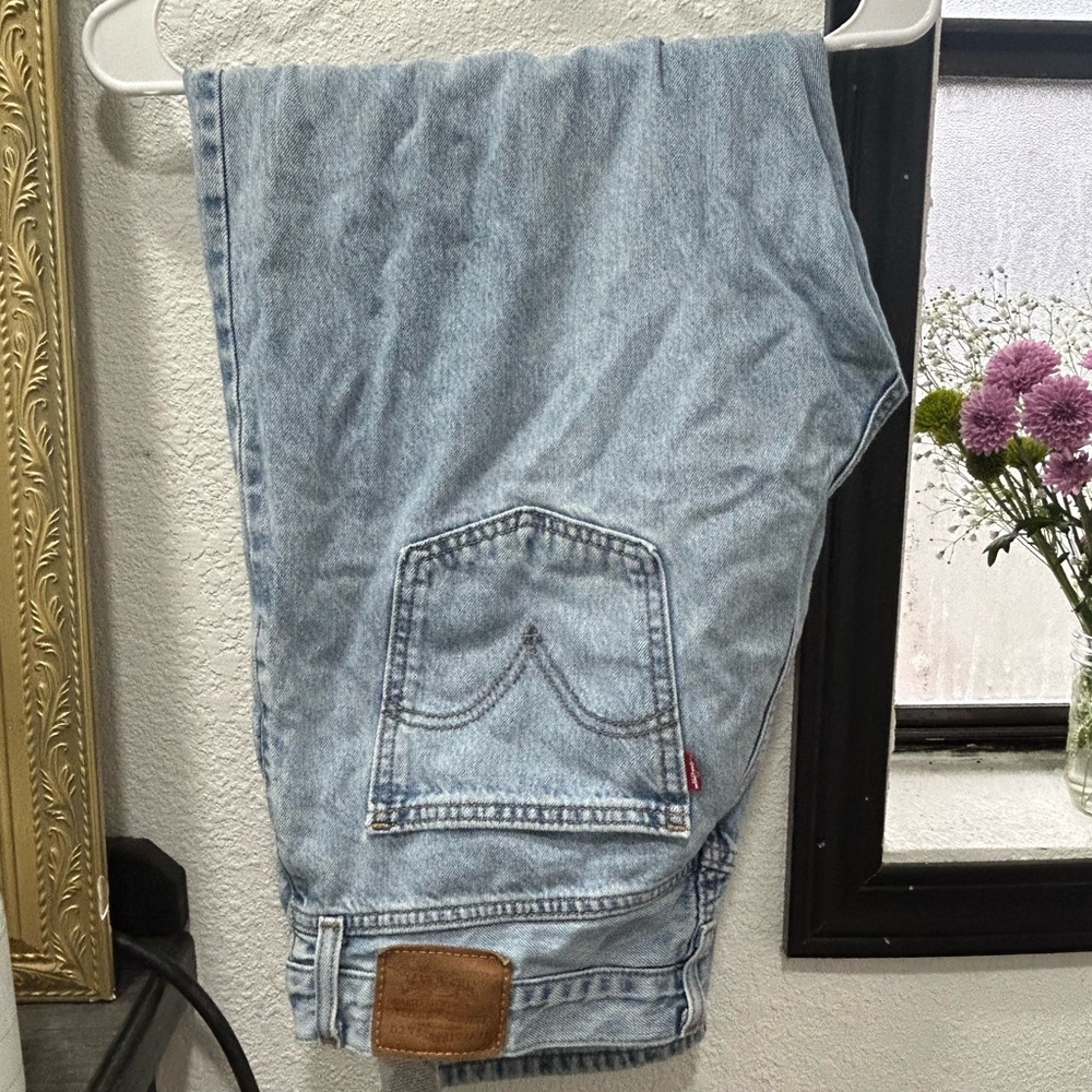 Mom jean Levi’s